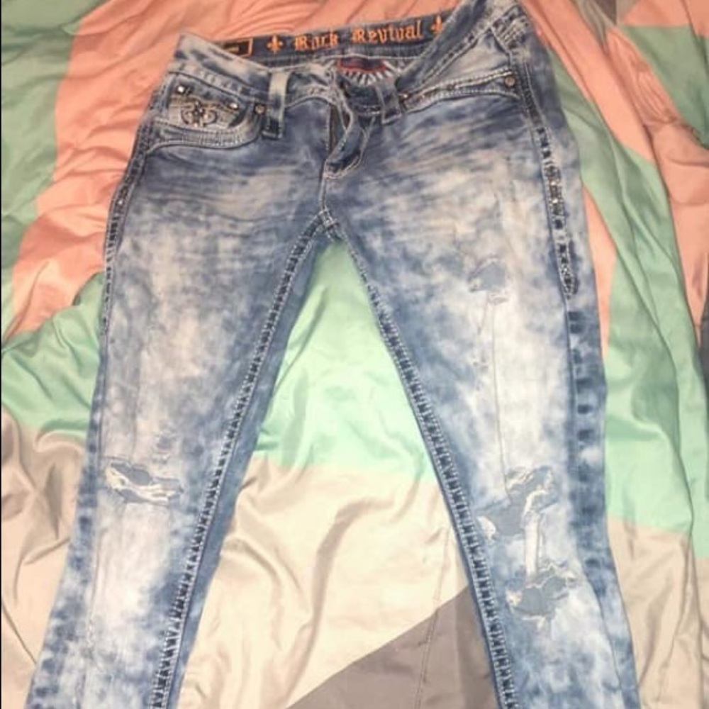 Women’s rock revivals size 3